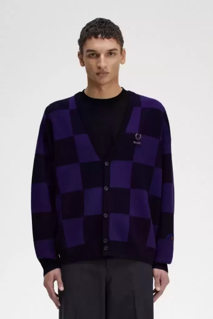 Cardigan bărbătesc cu model în carouri Cardigan bărbătesc cu model în carouri