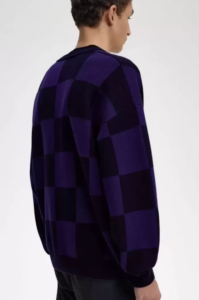 Cardigan bărbătesc cu model în carouri Cardigan bărbătesc cu model în carouri