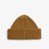 Șepci bărbătești cu etichete striate și logo Șepci bărbătești cu etichete striate și logo