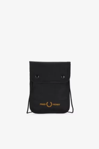 Genți bărbătești cu marca Fred Perry