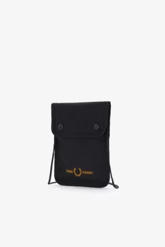 Genți bărbătești cu marca Fred Perry