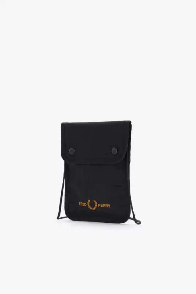 Genți bărbătești cu marca Fred Perry Genți bărbătești cu marca Fred Perry