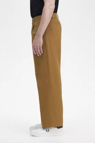 Pantaloni bărbătești cu picior drept