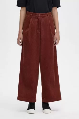 Pantaloni de damă din catifea reiată