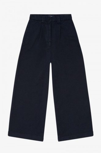 Pantaloni scurți cu picior larg