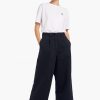 Pantaloni scurți cu picior larg Pantaloni scurți cu picior larg