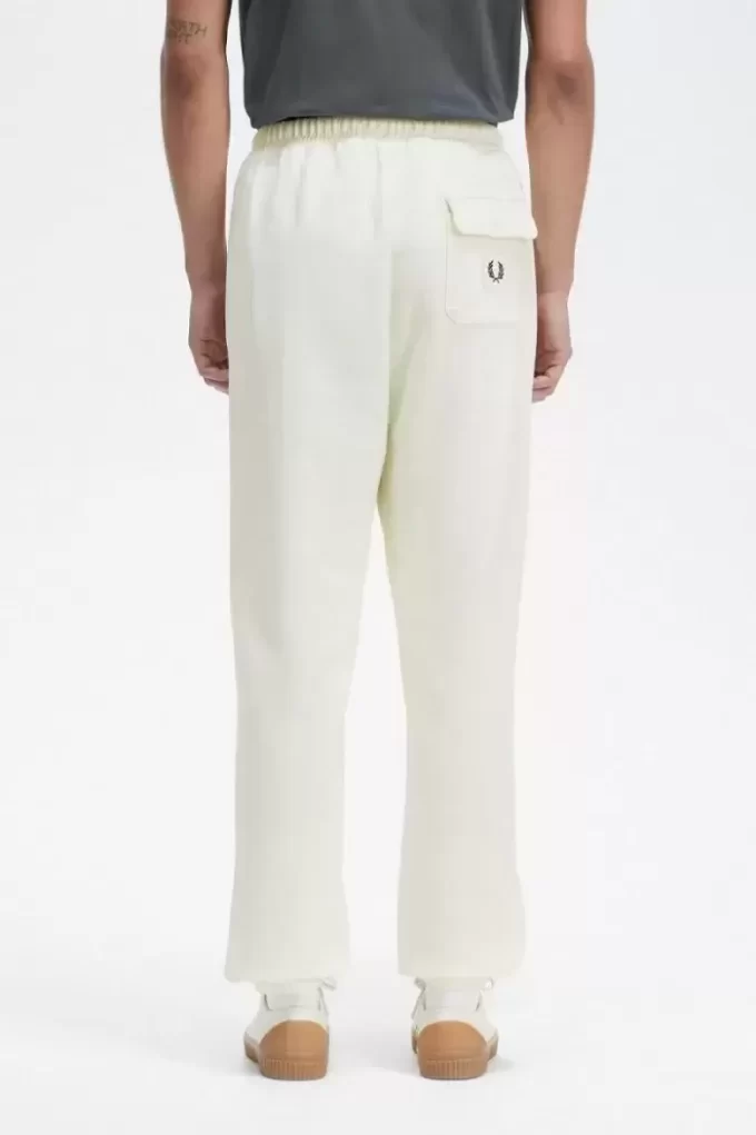 Pantaloni sport pentru bărbați cu detalii de insignă Pantaloni sport pentru bărbați cu detalii de insignă