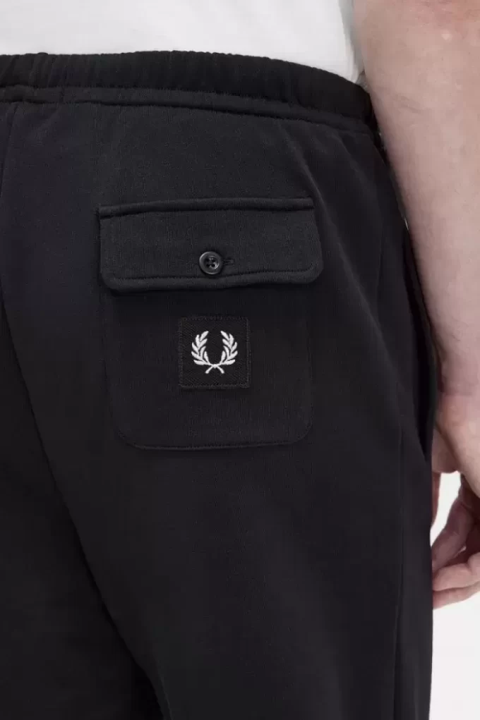 Pantaloni sport pentru bărbați cu detalii de insignă Pantaloni sport pentru bărbați cu detalii de insignă
