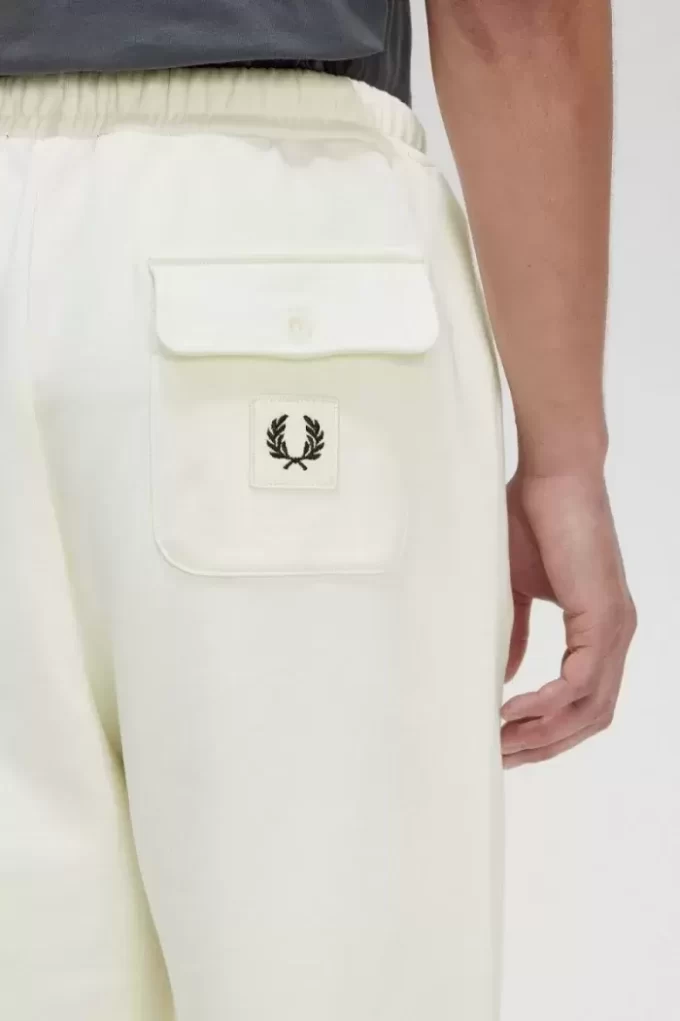 Pantaloni sport pentru bărbați cu detalii de insignă Pantaloni sport pentru bărbați cu detalii de insignă