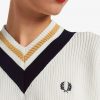Pulover cu guler în V și tricotaje Pulover cu guler în V și tricotaje