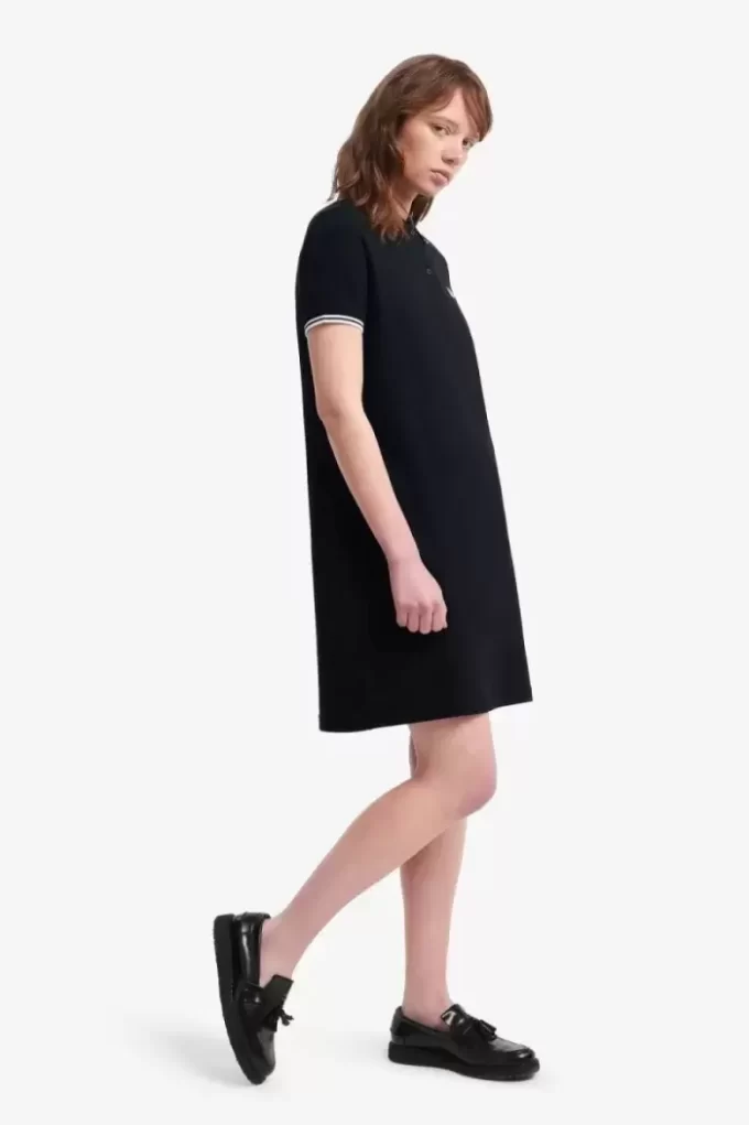 Rochie de damă cu două vârfuri Rochie de damă cu două vârfuri