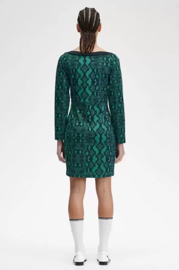 Rochie de damă cu imprimeu de șarpe și umeri goi Rochie de damă cu imprimeu de șarpe și umeri goi
