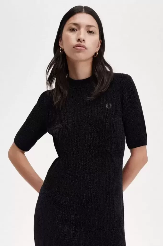Rochie de damă cu nervuri de chenilă Rochie de damă cu nervuri de chenilă