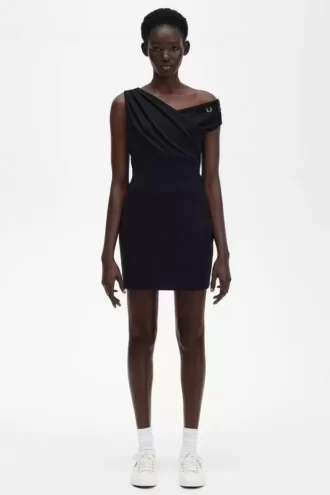 Rochie de damă cu umeri goi Rochie de damă cu umeri goi