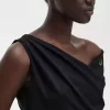 Rochie de damă cu umeri goi Rochie de damă cu umeri goi