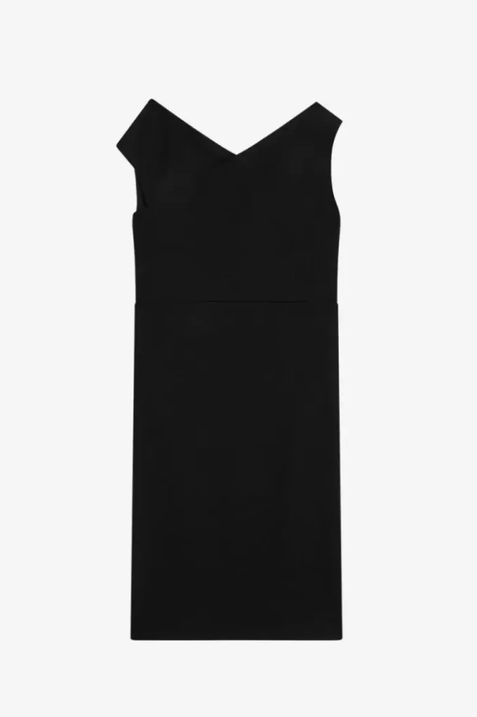 Rochie de damă cu umeri goi Rochie de damă cu umeri goi