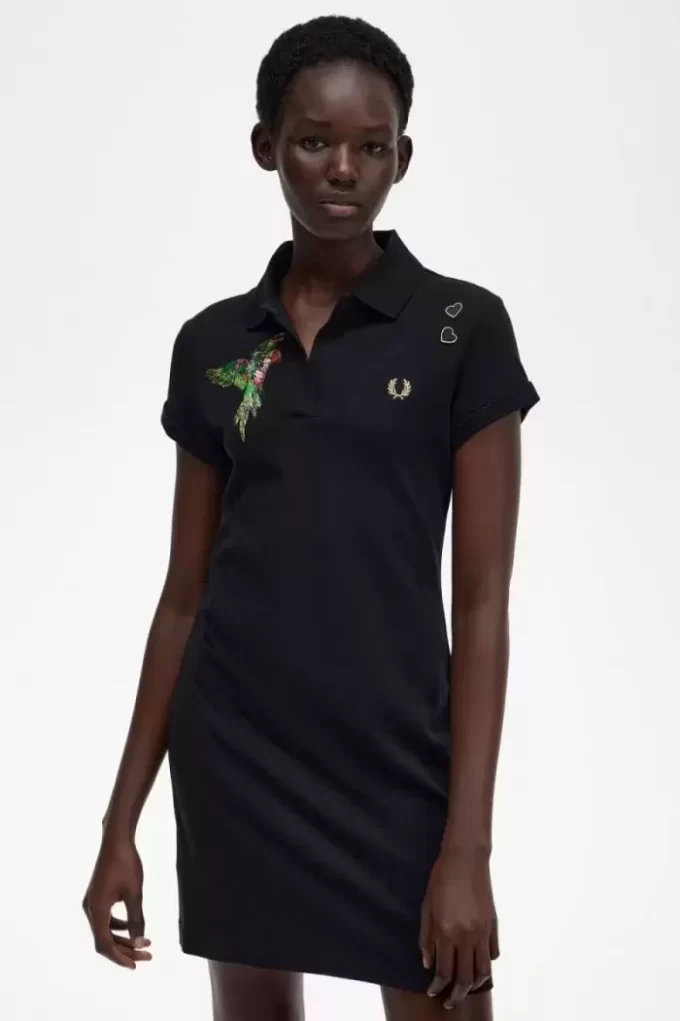 Rochie de damă din piqué brodat Rochie de damă din piqué brodat