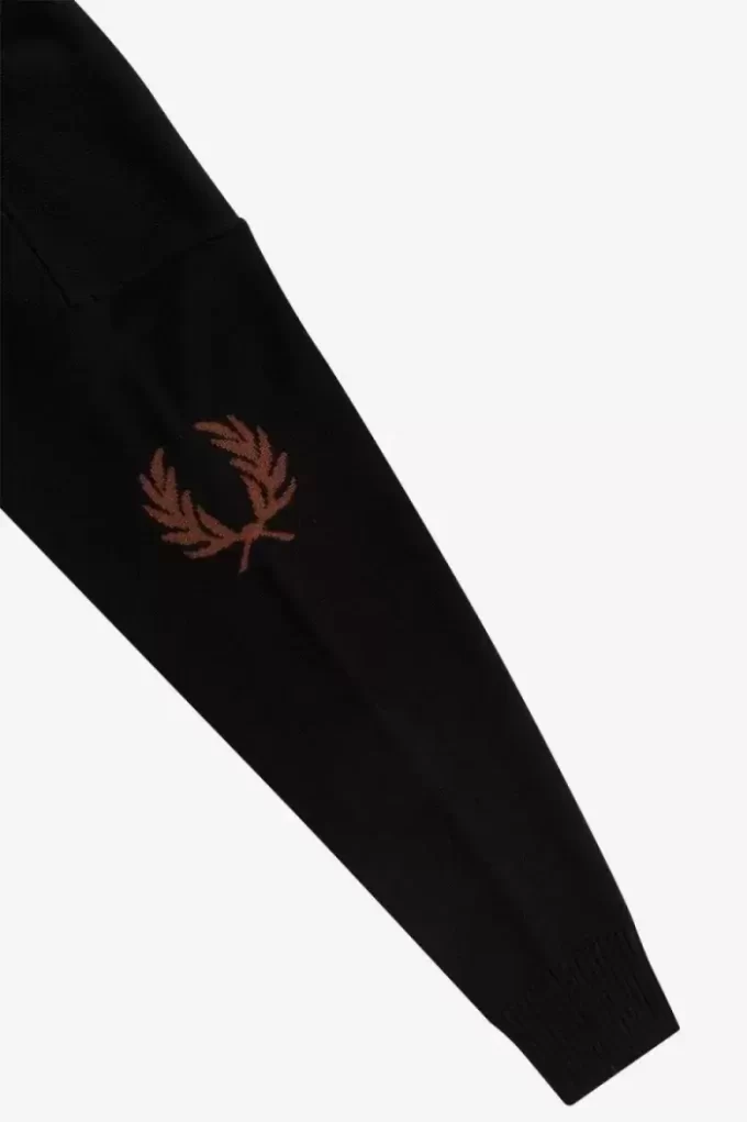 Rochie de damă tricotată cu coroană de laur Rochie de damă tricotată cu coroană de laur