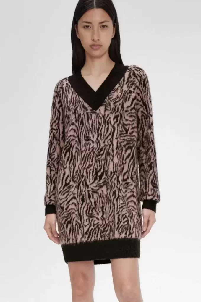 Rochie de damă tricotată cu model zebră Rochie de damă tricotată cu model zebră
