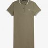 Rochie Fred Perry cu două vârfuri Rochie Fred Perry cu două vârfuri