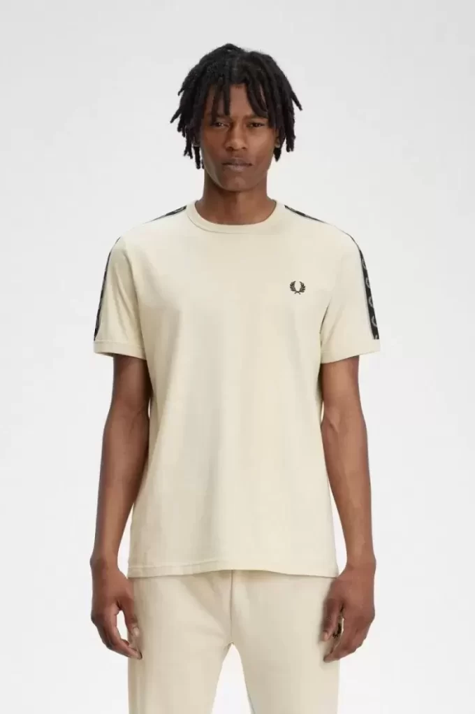 Tricou bărbătesc cu bandă contrastantă Ringer Tricou bărbătesc cu bandă contrastantă Ringer