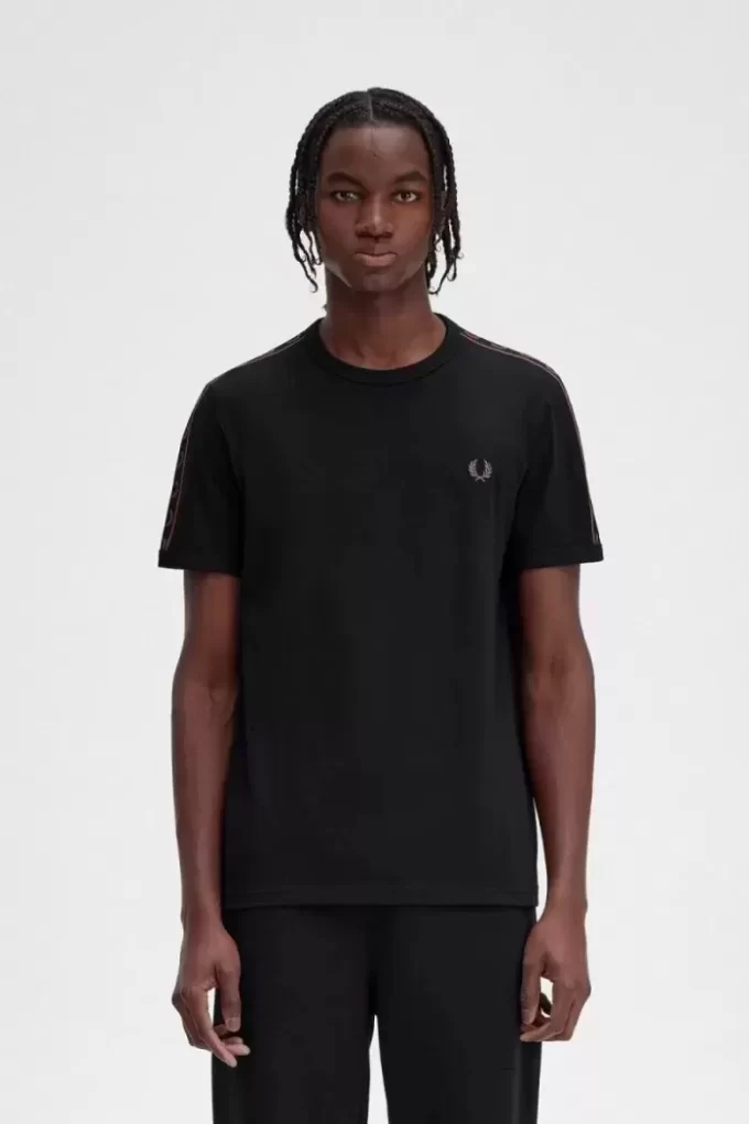 Tricou bărbătesc cu bandă contrastantă Ringer Tricou bărbătesc cu bandă contrastantă Ringer