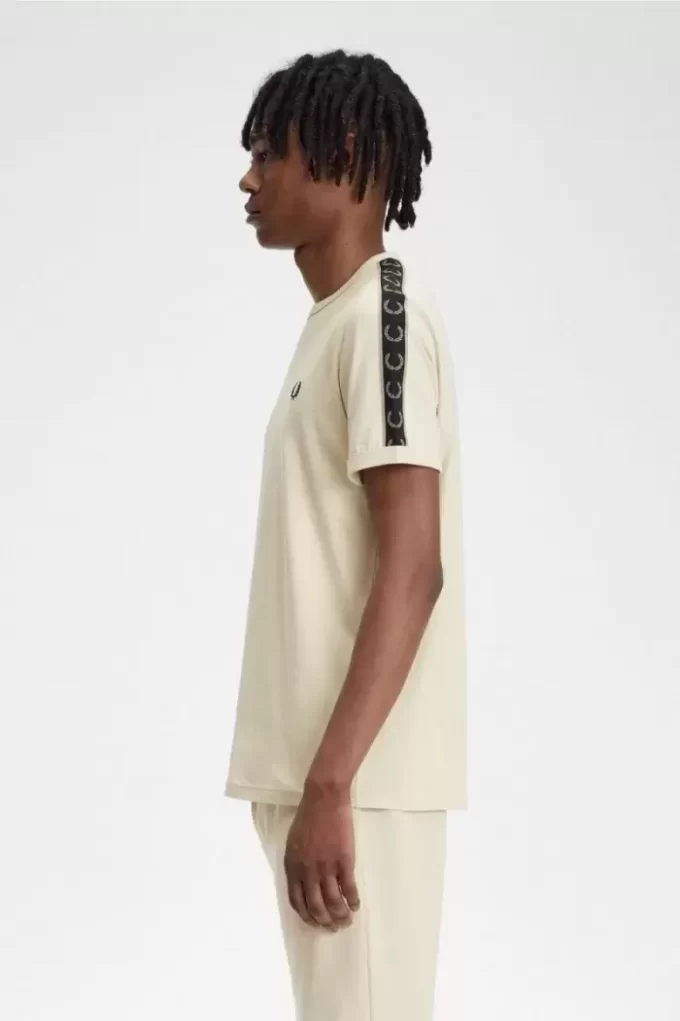 Tricou bărbătesc cu bandă contrastantă Ringer Tricou bărbătesc cu bandă contrastantă Ringer