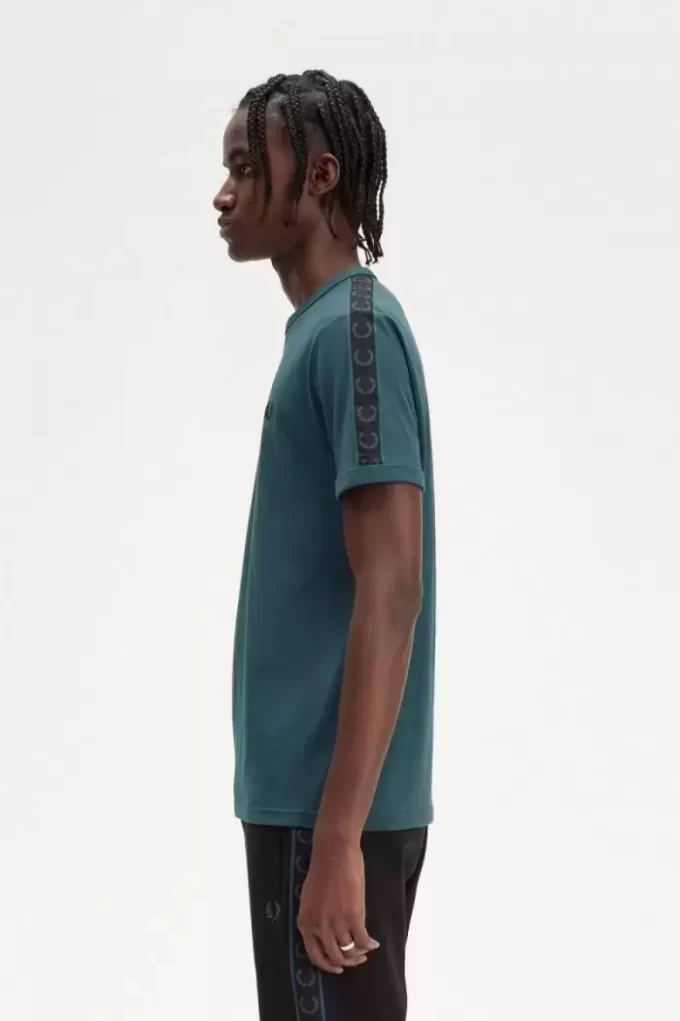 Tricou bărbătesc cu bandă contrastantă Ringer Tricou bărbătesc cu bandă contrastantă Ringer