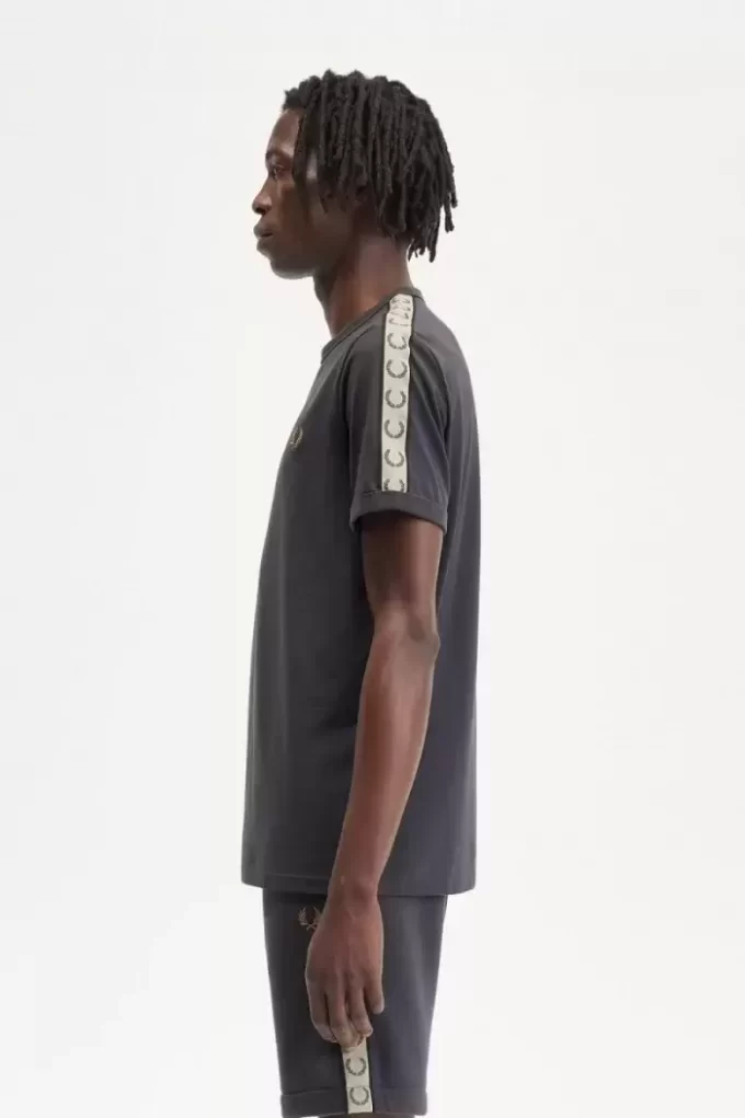Tricou bărbătesc cu bandă contrastantă Ringer Tricou bărbătesc cu bandă contrastantă Ringer