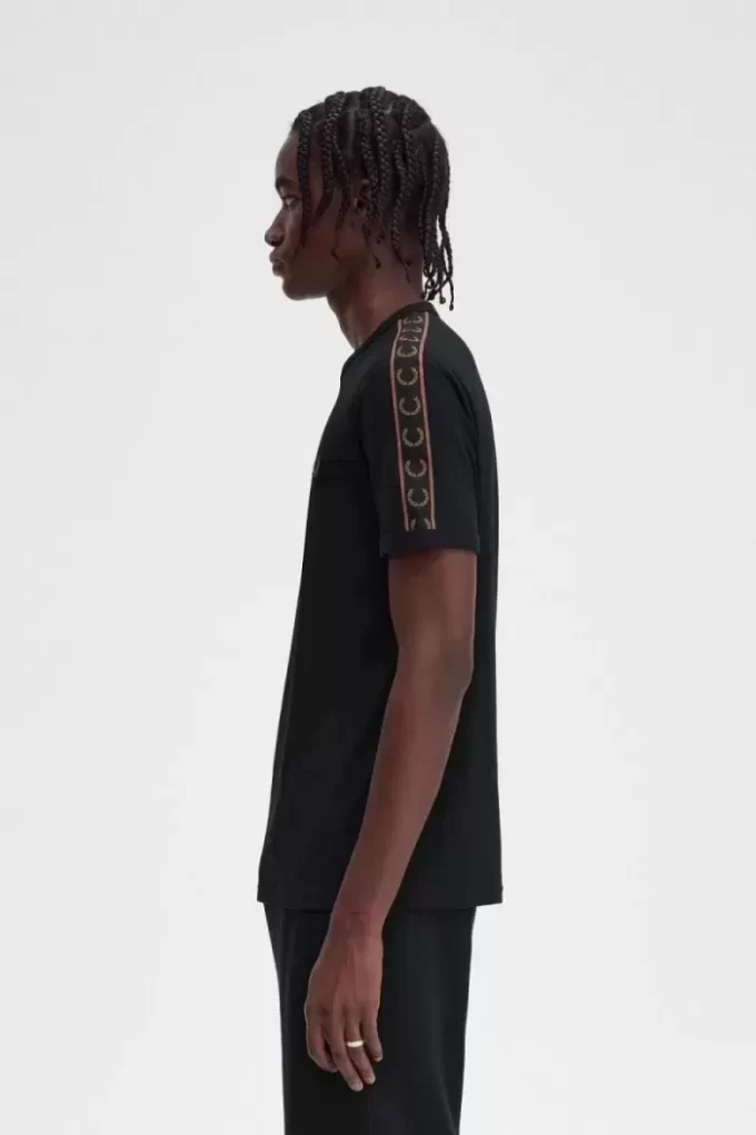Tricou bărbătesc cu bandă contrastantă Ringer Tricou bărbătesc cu bandă contrastantă Ringer