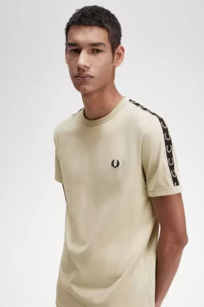 Tricou bărbătesc cu bandă contrastantă Ringer Tricou bărbătesc cu bandă contrastantă Ringer