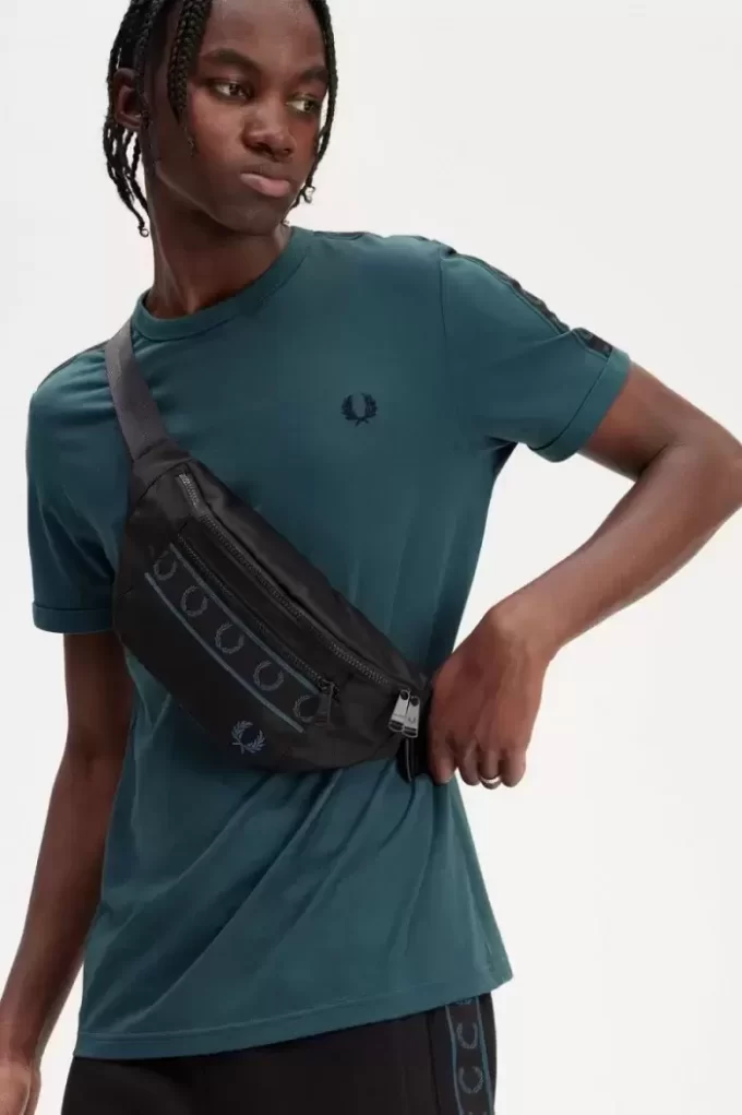 Tricou bărbătesc cu bandă contrastantă Ringer Tricou bărbătesc cu bandă contrastantă Ringer