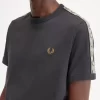 Tricou bărbătesc cu bandă contrastantă Ringer Tricou bărbătesc cu bandă contrastantă Ringer