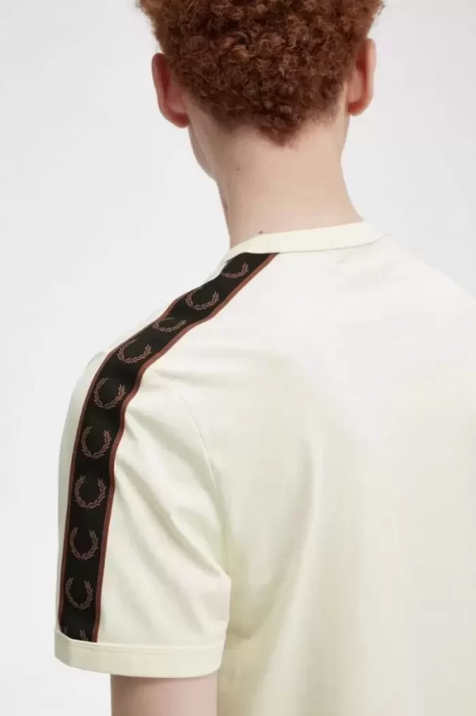 Tricou bărbătesc cu bandă contrastantă Ringer Tricou bărbătesc cu bandă contrastantă Ringer