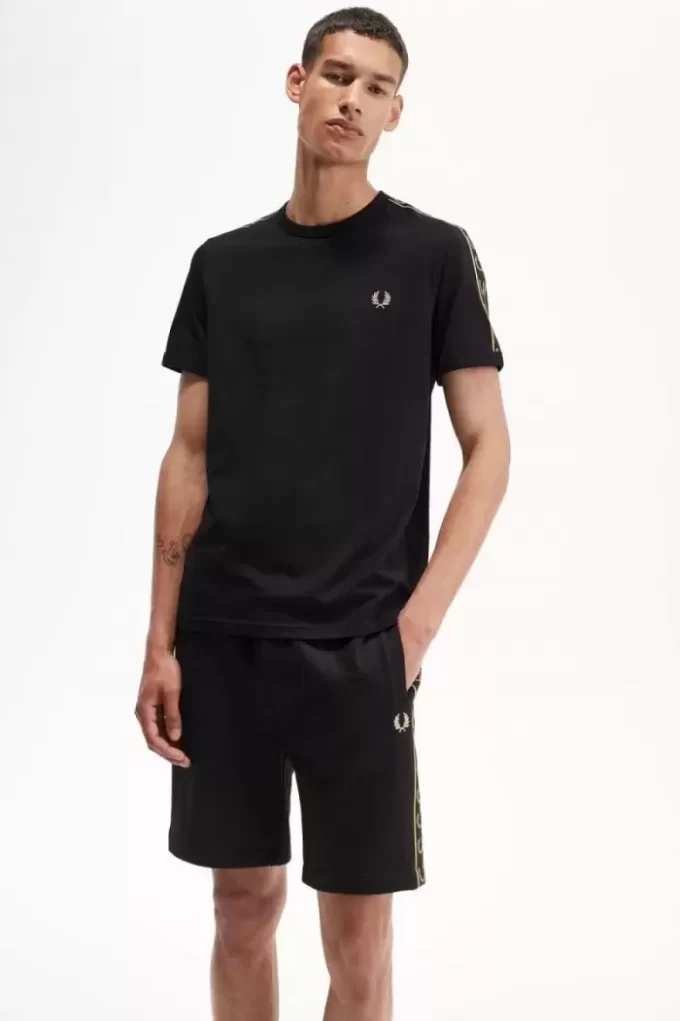Tricou bărbătesc cu bandă contrastantă Ringer Tricou bărbătesc cu bandă contrastantă Ringer