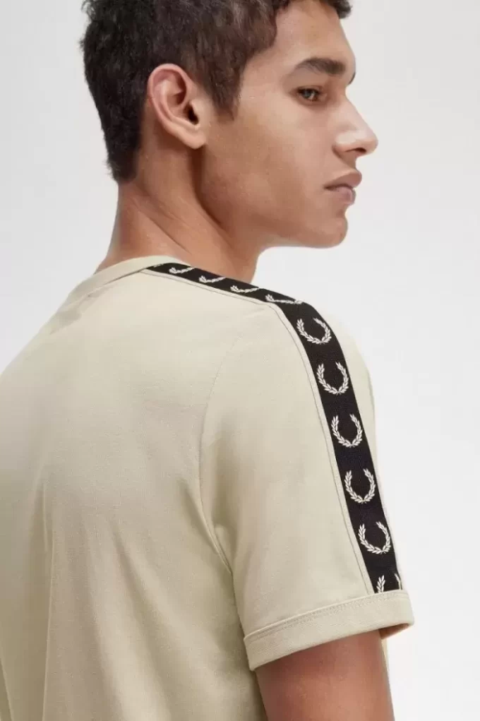 Tricou bărbătesc cu bandă contrastantă Ringer Tricou bărbătesc cu bandă contrastantă Ringer