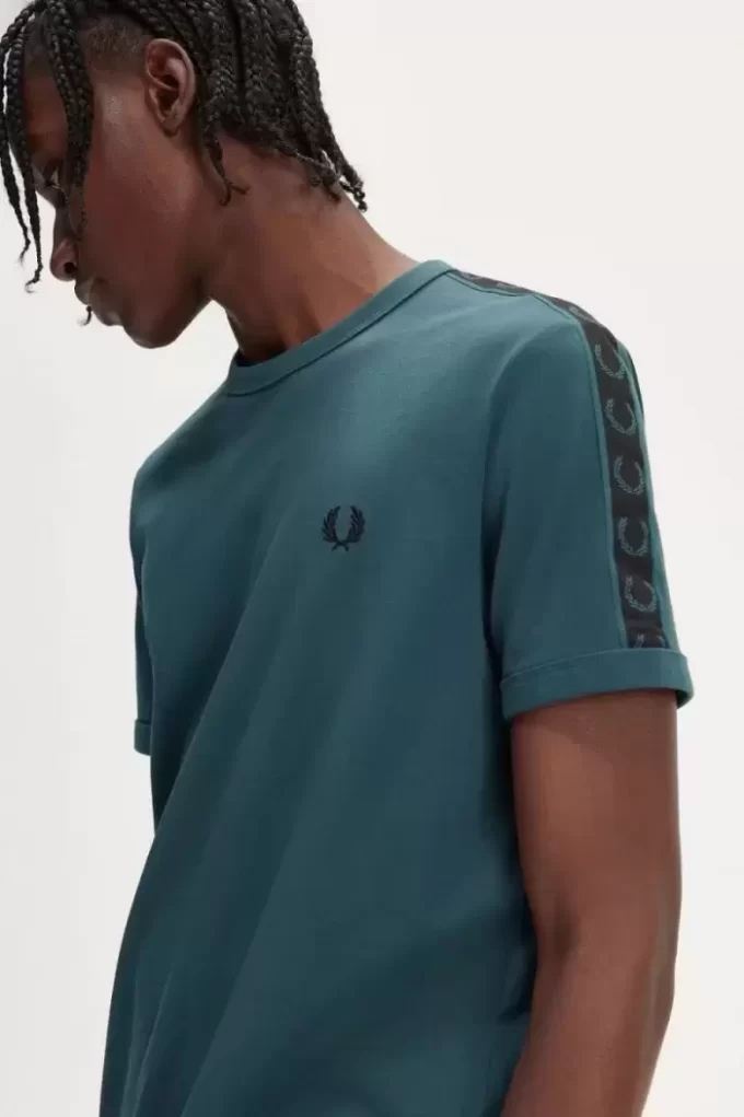 Tricou bărbătesc cu bandă contrastantă Ringer Tricou bărbătesc cu bandă contrastantă Ringer