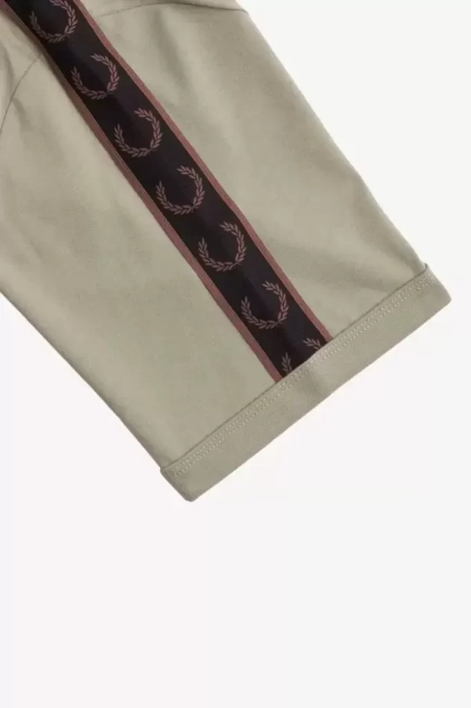 Tricou bărbătesc cu bandă contrastantă Ringer Tricou bărbătesc cu bandă contrastantă Ringer