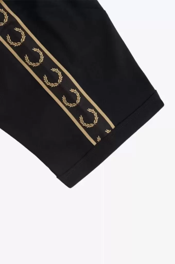 Tricou bărbătesc cu bandă contrastantă Ringer Tricou bărbătesc cu bandă contrastantă Ringer