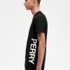 Tricou bărbătesc cu branding grafic Tricou bărbătesc cu branding grafic
