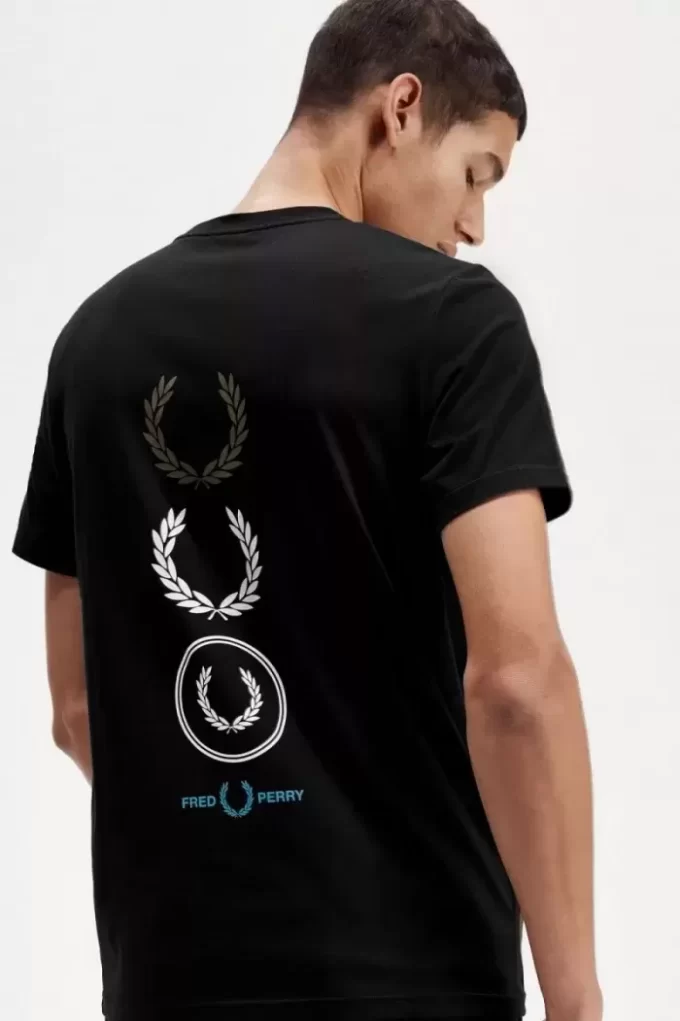 Tricou bărbătesc cu branding grafic Tricou bărbătesc cu branding grafic