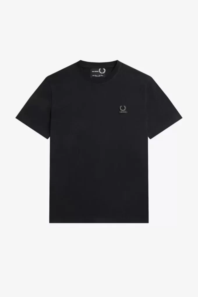 Tricou bărbătesc cu broșă emailată Tricou bărbătesc cu broșă emailată