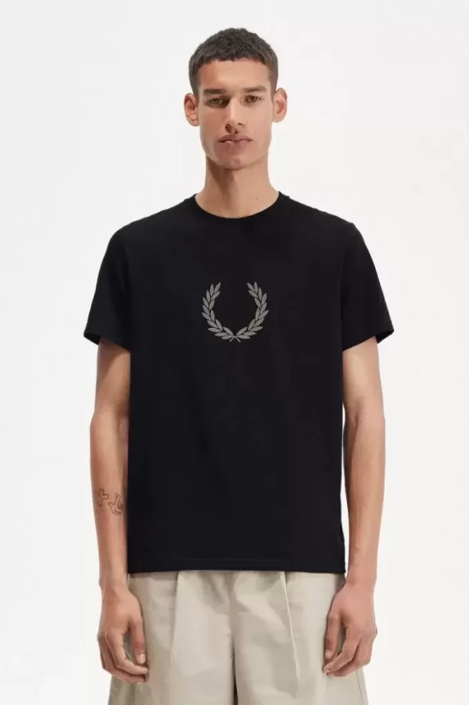 Tricou bărbătesc cu coroană de laur și imprimeu floral Tricou bărbătesc cu coroană de laur și imprimeu floral