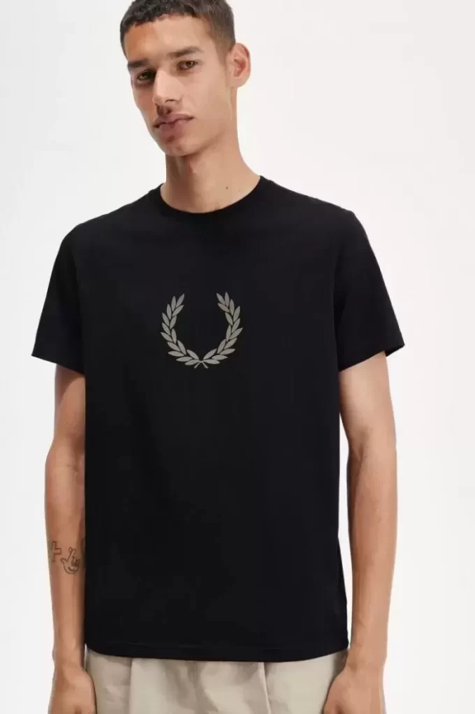 Tricou bărbătesc cu coroană de laur și imprimeu floral Tricou bărbătesc cu coroană de laur și imprimeu floral