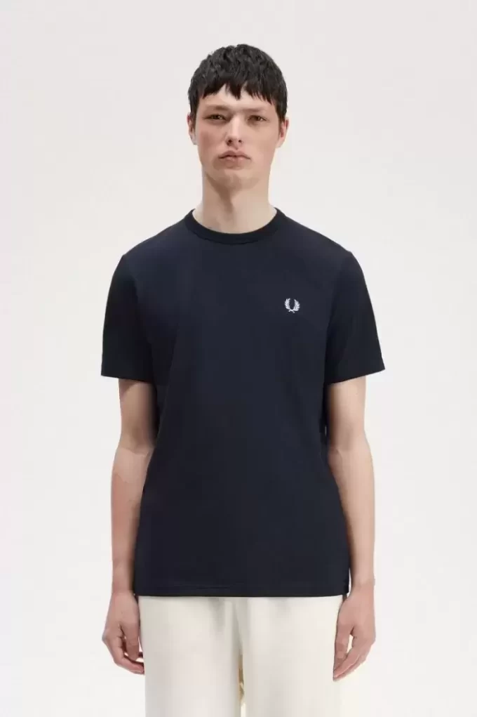 Tricou bărbătesc cu detaliu de bandă Tricou bărbătesc cu detaliu de bandă