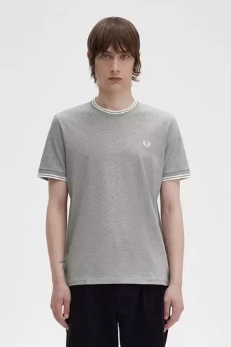 Tricou bărbătesc cu două vârfuri