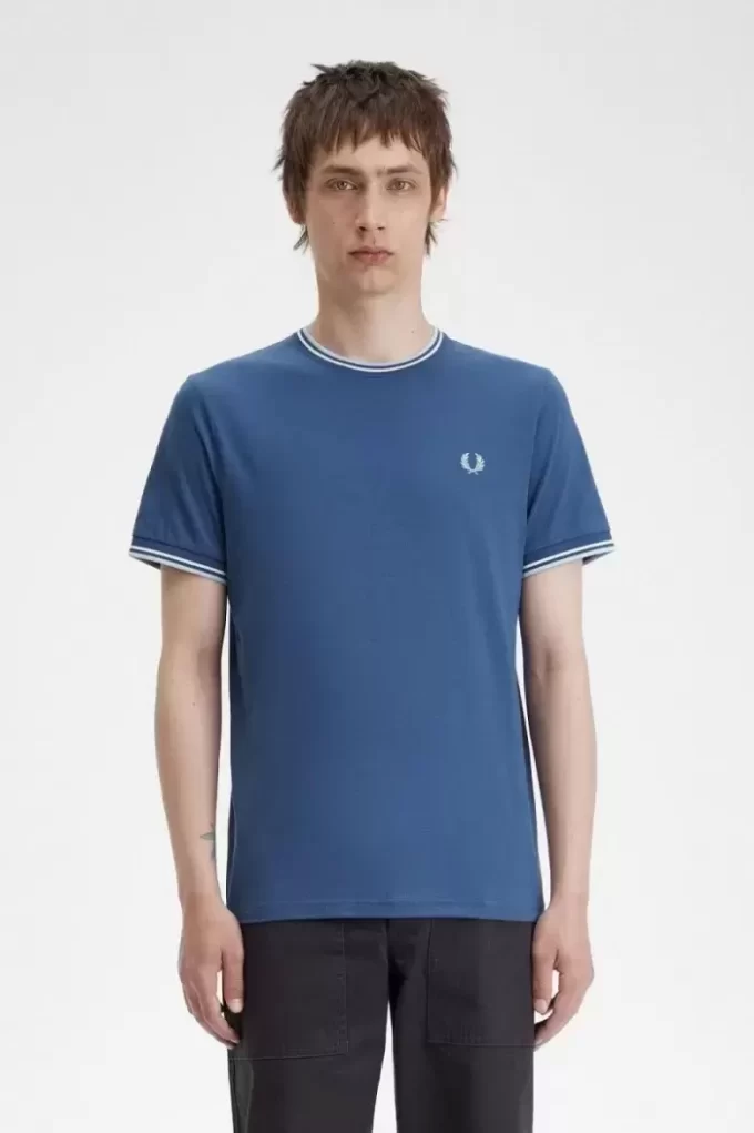 Tricou bărbătesc cu două vârfuri Tricou bărbătesc cu două vârfuri