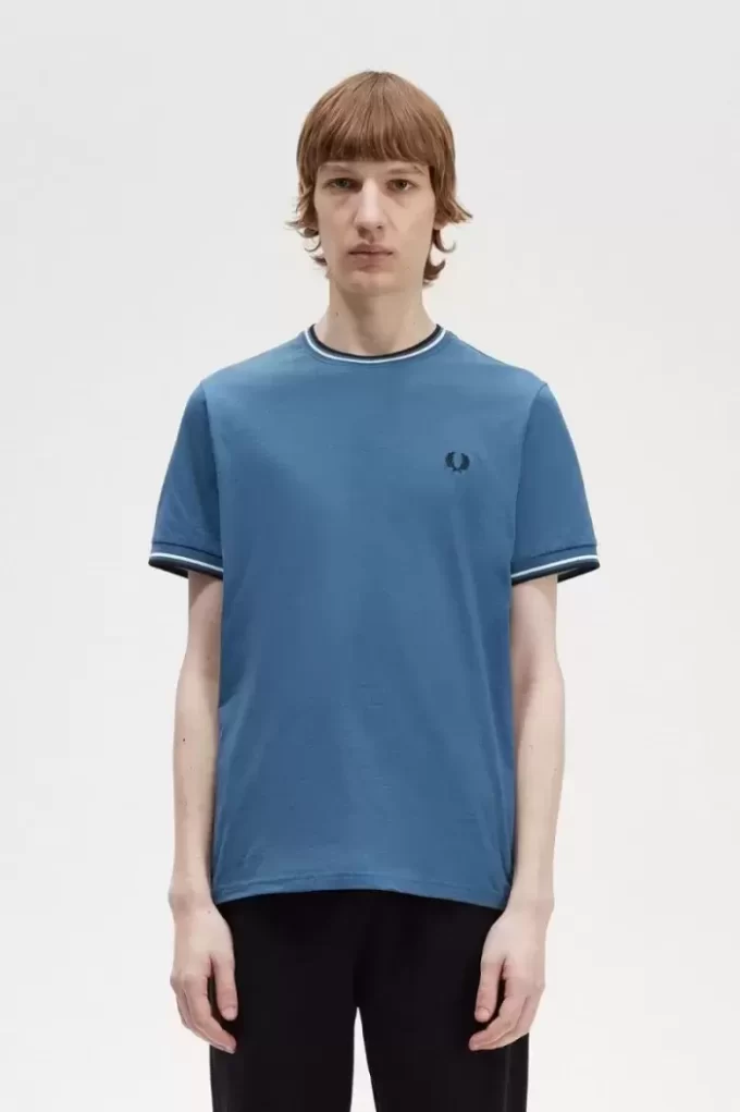 Tricou bărbătesc cu două vârfuri Tricou bărbătesc cu două vârfuri