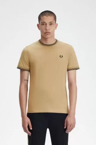 Tricou bărbătesc cu două vârfuri