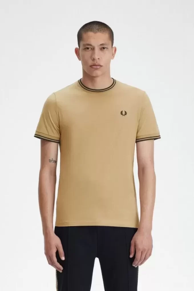 Tricou bărbătesc cu două vârfuri Tricou bărbătesc cu două vârfuri